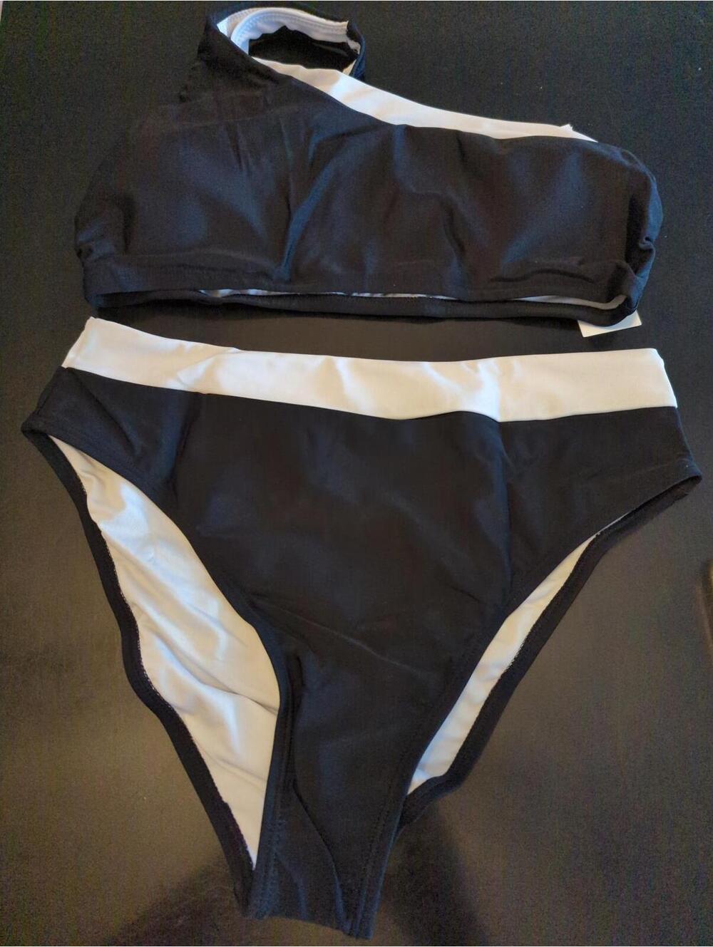 Cupshe Women's Black and White One-Shoulder Bikini Set, Size M 712